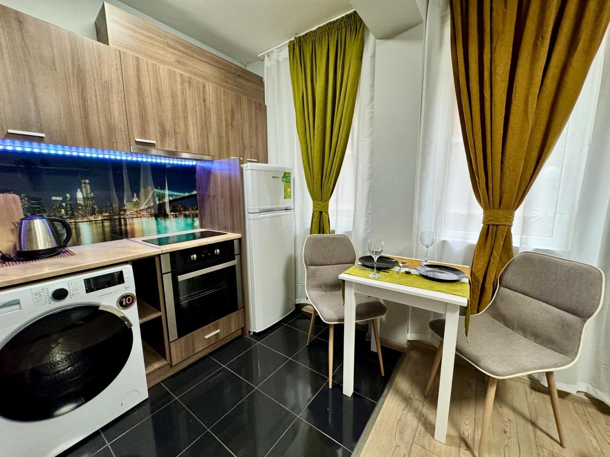 Central Studio Apartment - Varna City Kültér fotó